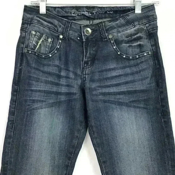 Cowgirl Tuff Women 25 Studded Denim Capris Blue Stretch Whiskered Thick Stitch - Picture 3 of 9